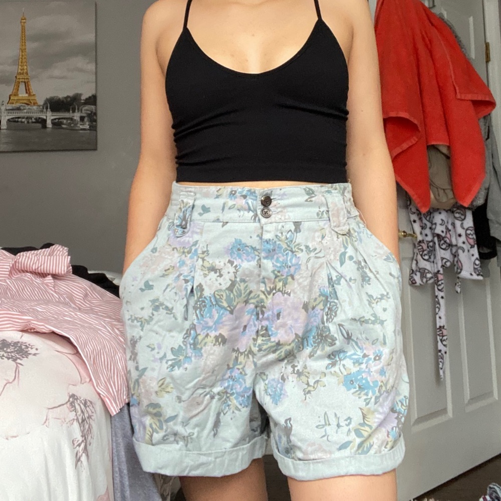 Urban outfitters High waisted pattern dress shorts